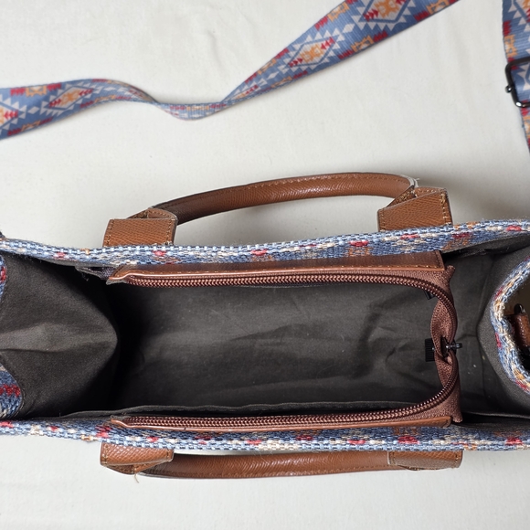 Wrangler Aztec Mini Tote Crossbody Handbag - Picture 6 of 7
